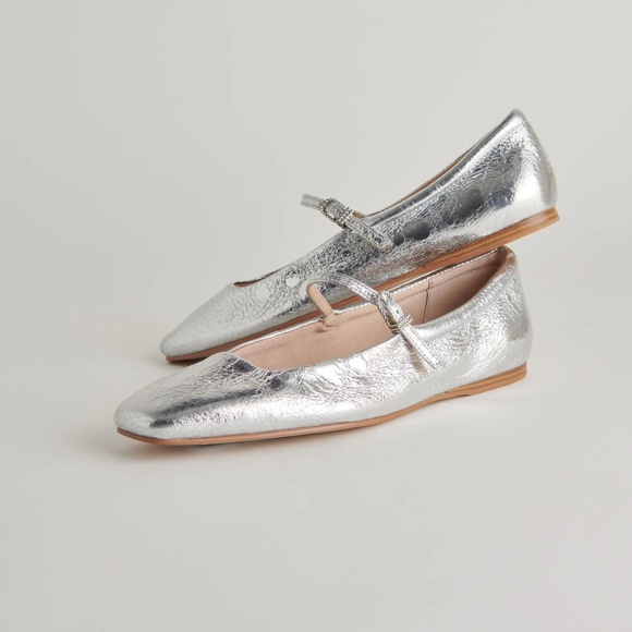 Dolce Vita Reyes Wide Ballet Flats Silver Distressed Leather - Picture 1 of 8